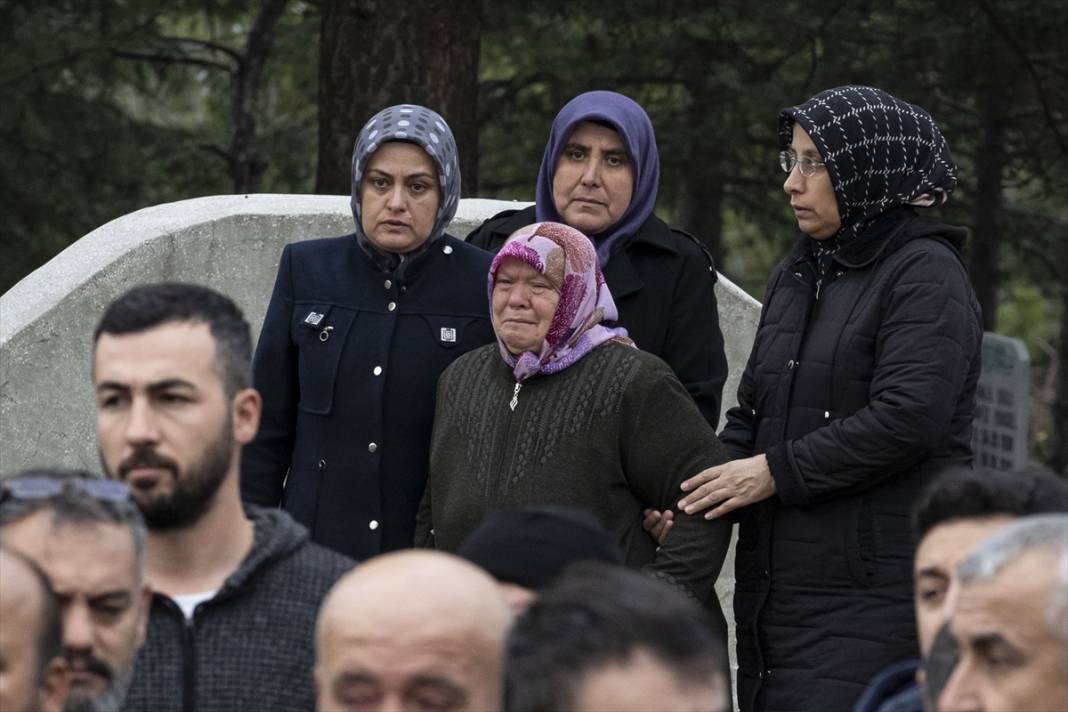 Gürültü kavgasında 5 kişilik aileyi katleden komşunun cezası belli oldu 10